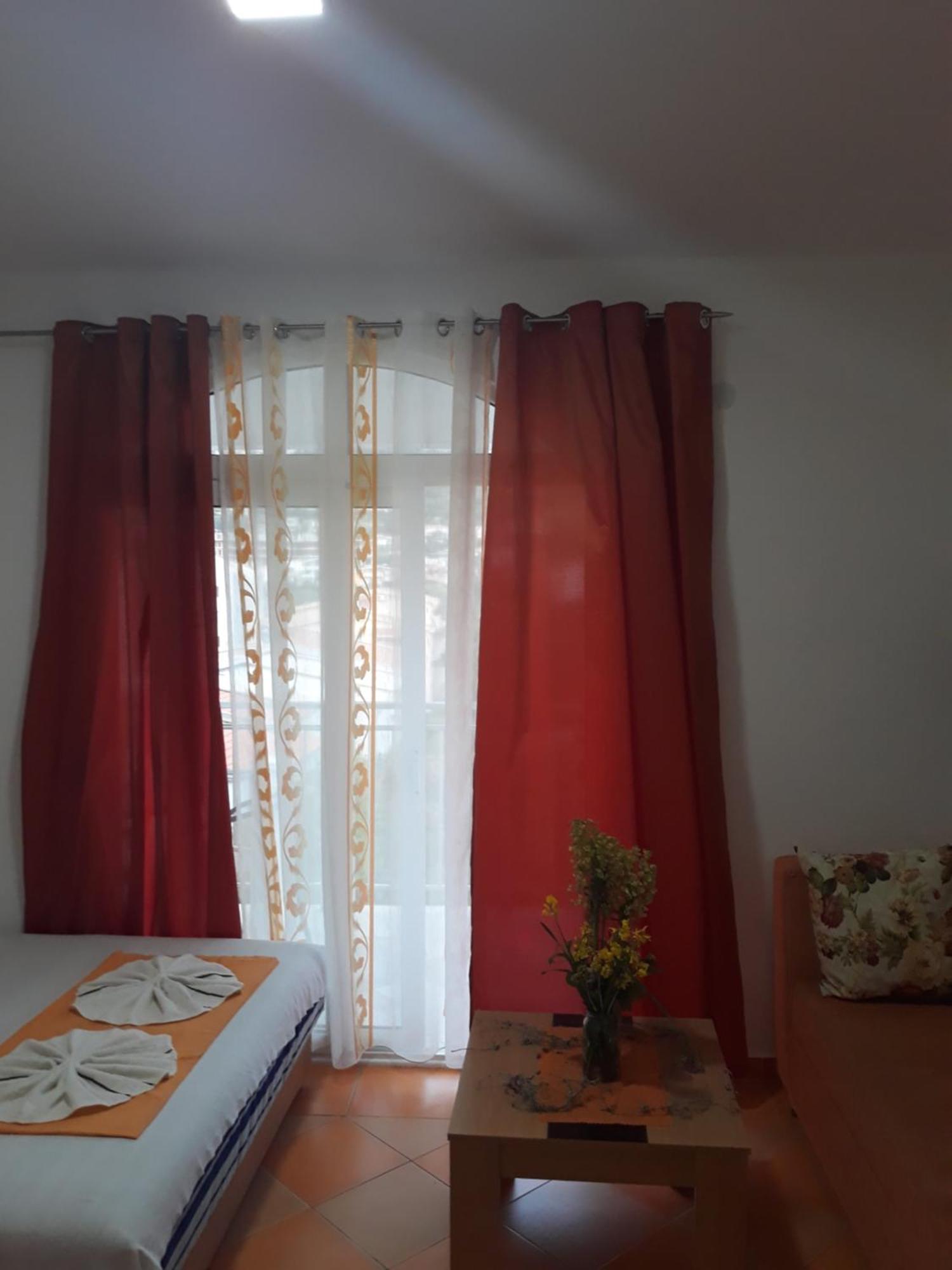 Apartments Aza Добра вода Стая снимка