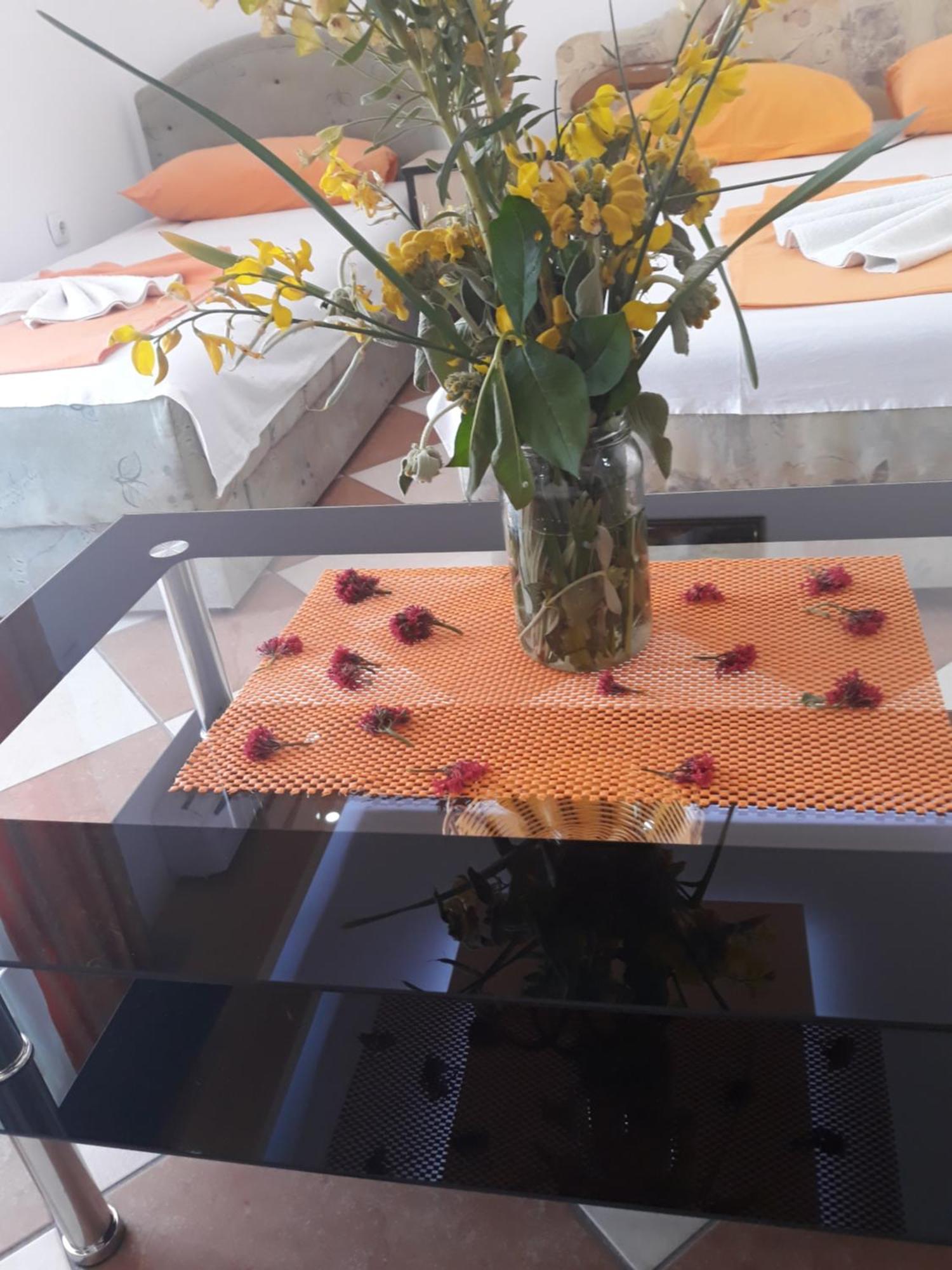 Apartments Aza Добра вода Стая снимка