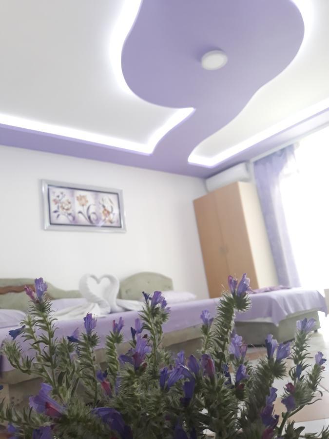 Apartments Aza Добра вода Екстериор снимка