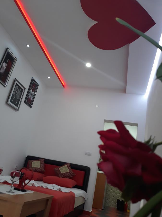 Apartments Aza Добра вода Екстериор снимка