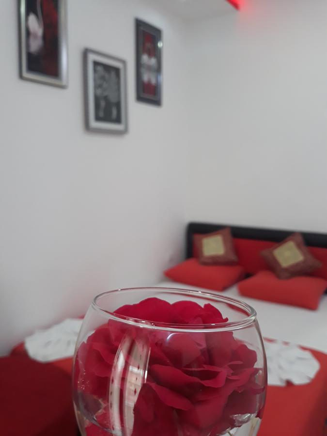 Apartments Aza Добра вода Екстериор снимка